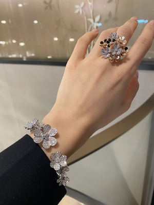 Bezel Setting Custom Brand Jewelry Luxurious Style With Diamond Stone Wedding Jewelry 18k Gold