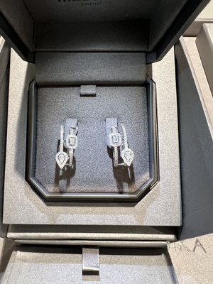 Round Cut VVS 18K Gold Diamond Earrings Luxury Jewelry 2.5 Mm Stone Size