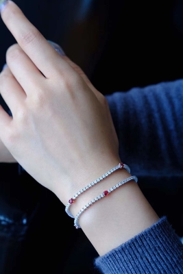Natural Ruby 18K Gold Diamond Bracelet Tennis 7 Inches Length For Women