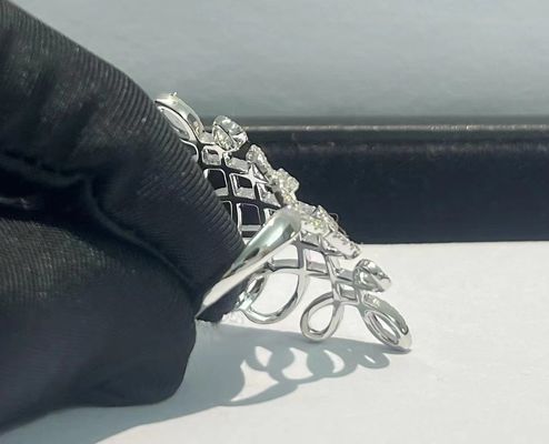 Gioielli di Lusso Fatti su Misura con Personalizzazione Esclusiva del Marchio