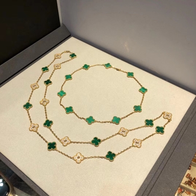 Bracciale personalizzato con marchio in oro 18k e diamanti, quadrifoglio