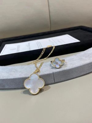 Oro massiccio da 18 carati Custom Brand gioielli fabbrica di gioielli Cina