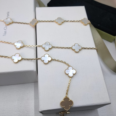 Scopri l' eleganza senza tempo dei gioielli Custom Brand per le tue esigenze B2B