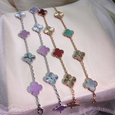 Luoghiosi orecchini di gioielli in oro 18K di diamanti che migliorano lo stile personale con uno scintillio eccezionale