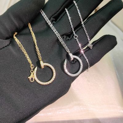 Gioielli con diamanti in oro 18 carati ad alta chiarezza con stile moderno e incastonatura a castone, gemma di diamante senza fluorescenza